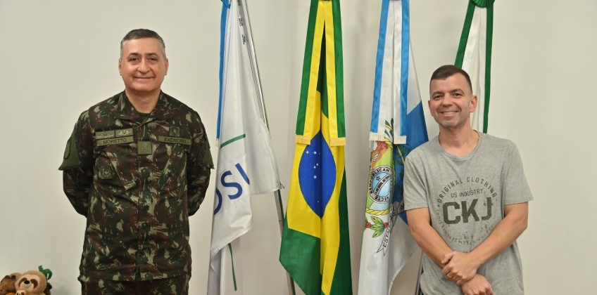 Prefeito de BM recebe visita do comandante da 1ª Região Militar 